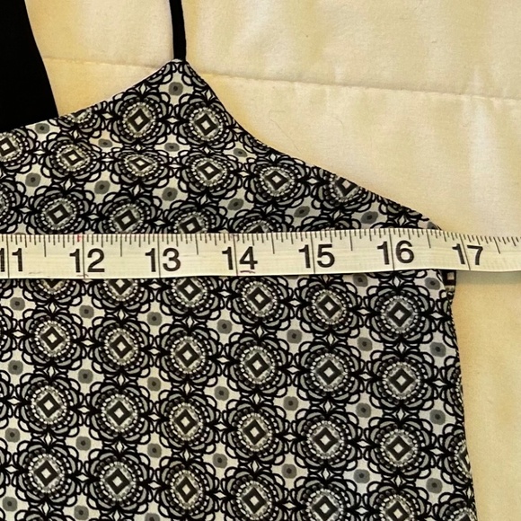 EXPRESS Barcelona Cami Spaghetti Strap Black White V-Neck Sleeveless Tank Blouse - Picture 10 of 11